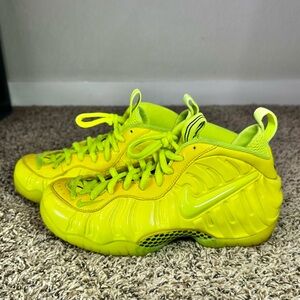 Nike Foamposite Pro Volt Men's Size 8.5 Neon Yellow Basketball Shoes Sneakers